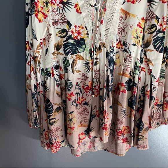 Mystree Boho Floral Ombre Blouse - Picture 5 of 6